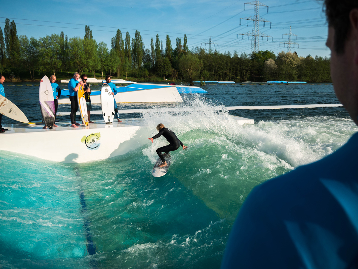 Manuel Kronfeldner surfing UNIT Surf Pool Germany